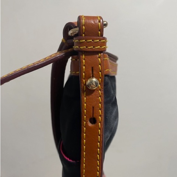 Dooney and Bourke shoulder bag - Picture 8 of 9